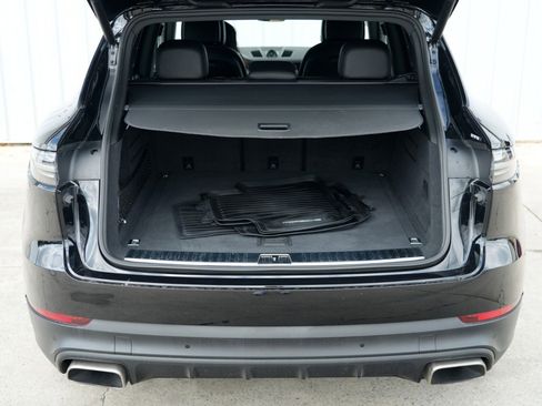 Used 2022 Porsche Cayenne E-Hybrid image 10