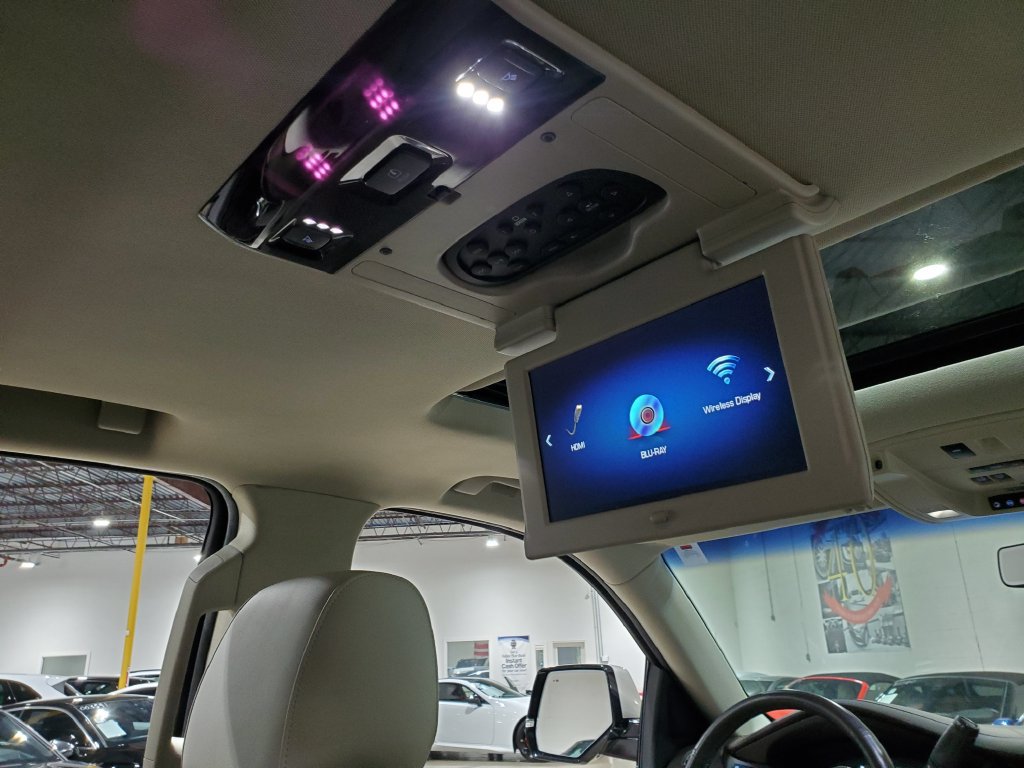 Used 2017 Cadillac Escalade Premium Luxury AWD/4WD image 22
