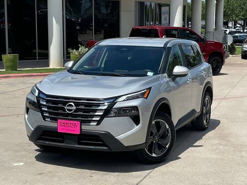 Used 2024 Nissan Rogue SV FWD image 10