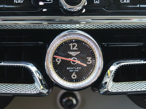 Used 2021 Bentley Flying Spur W12 image 23