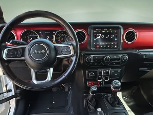 Used 2021 Jeep Gladiator Rubicon AWD/4WD image 11