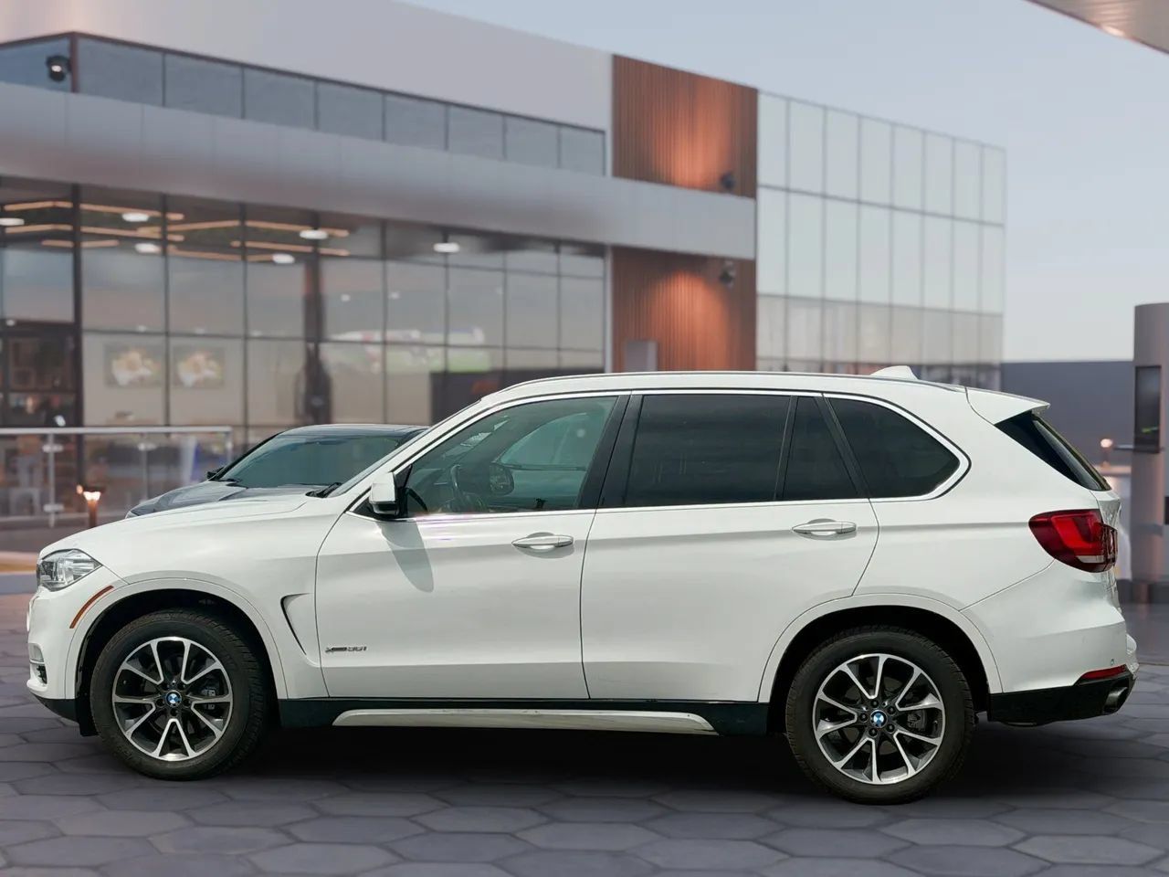 Used 2017 BMW X5 xDrive35i AWD/4WD image 5