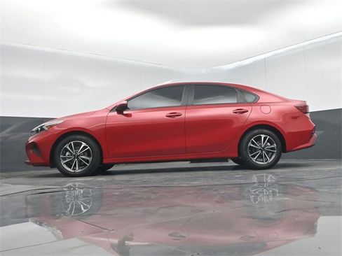 Used 2024 Kia Forte LXS image 46