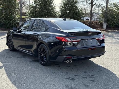 Used 2025 Toyota Camry SE w/ Convenience Package image 4