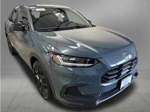 Certified 2025 Honda HR-V Sport image 9