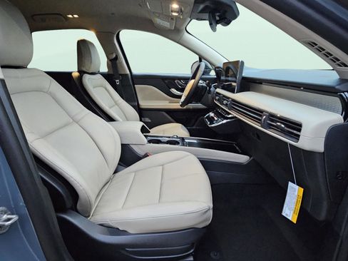 New 2026 Lincoln Corsair Premiere image 13