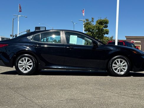 Used 2025 Toyota Camry LE FWD image 8