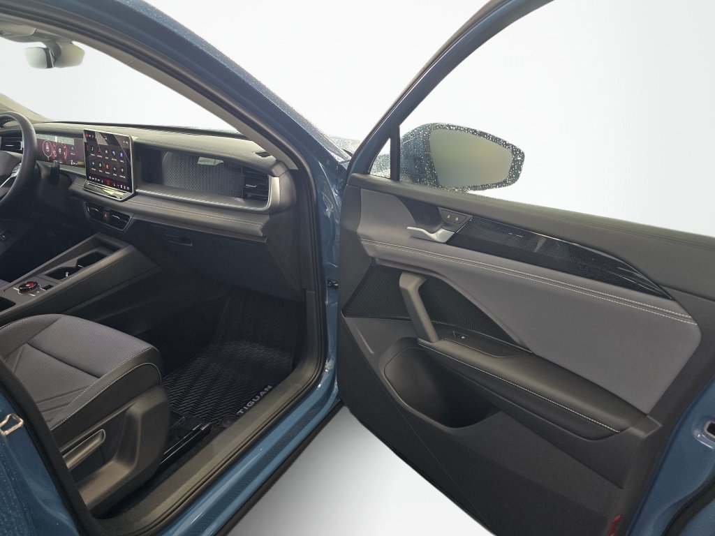 New 2026 Volkswagen Tiguan SE AWD/4WD image 40