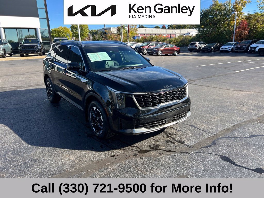 Certified 2024 Kia Sorento S w/ Panoramic Sunroof Package AWD/4WD image 7