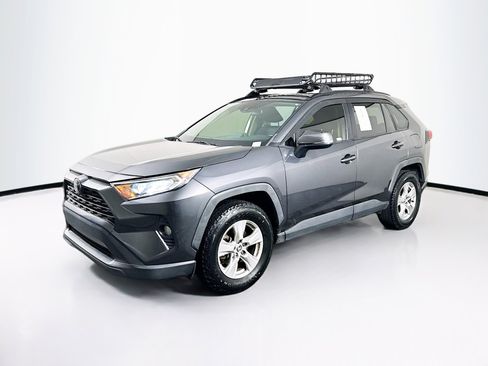 Used 2020 Toyota RAV4 XLE w/ Convenience Package image 3