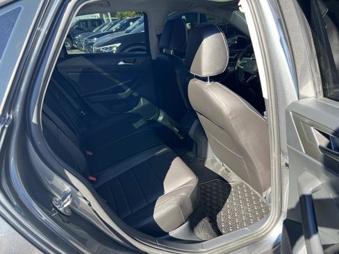 Certified 2023 Volkswagen Jetta SE image 29