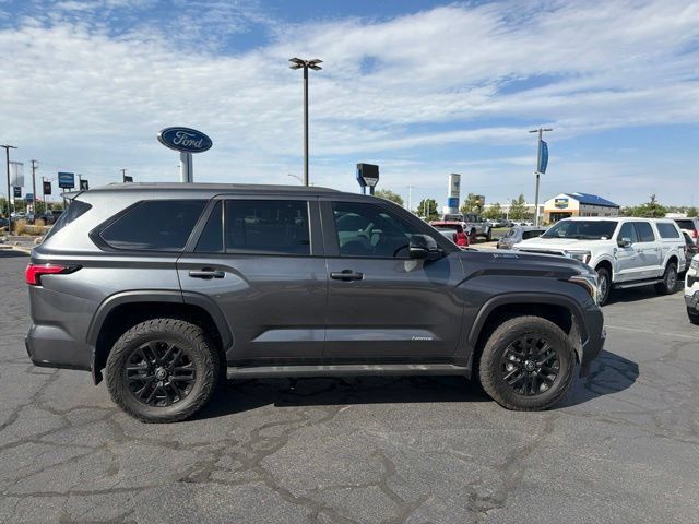 Used 2026 Toyota Sequoia Limited w/ Tow Technology Package AWD/4WD image 4
