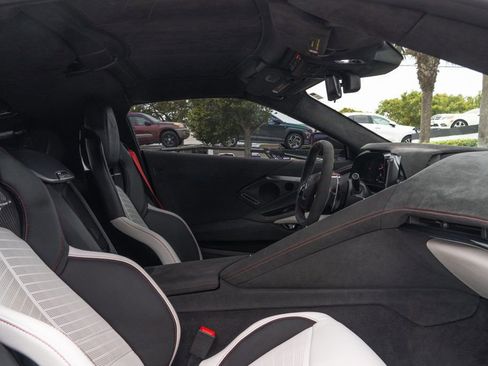 Used 2023 Chevrolet Corvette Stingray Premium Cpe w/ Z51 Performance Package RWD image 22