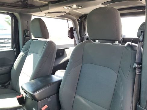 Used 2019 Jeep Wrangler Sport AWD/4WD image 12
