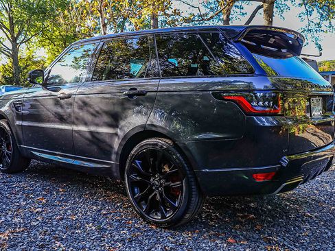 Used 2022 Land Rover Range Rover Sport HST image 4