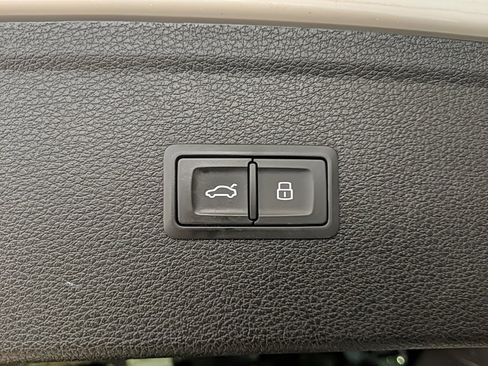 Used 2021 Audi Q5 Prestige image 10