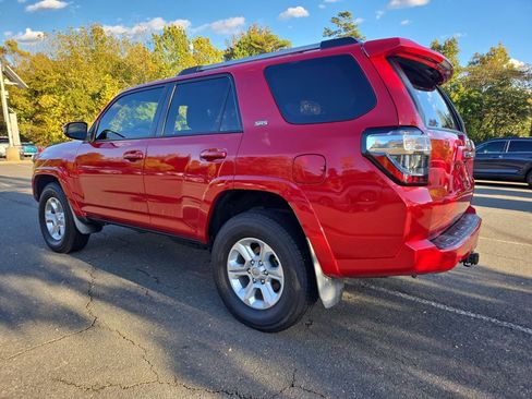 Used 2020 Toyota 4Runner SR5 image 3