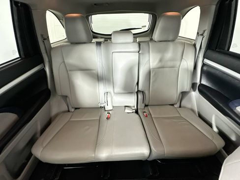Used 2019 Toyota Highlander XLE AWD/4WD image 13