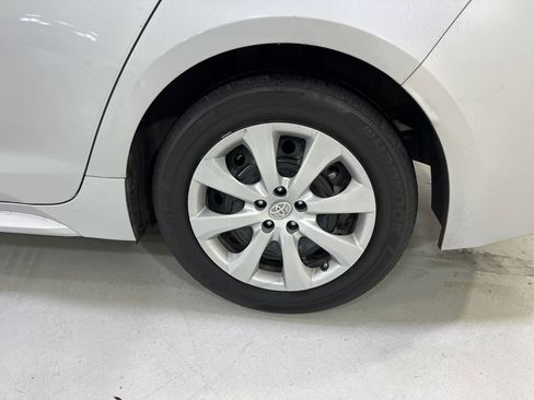 Used 2022 Toyota Corolla LE image 7