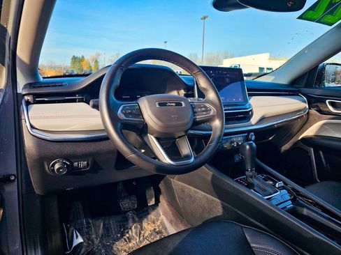 Certified 2022 Jeep Compass Limited image 12