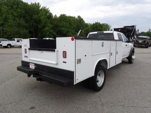 Used 2021 RAM 5500 Tradesman w/ Chrome Appearance Group AWD/4WD image 7