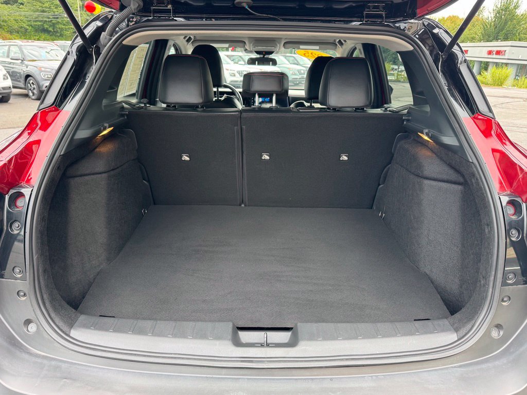 Used 2025 Nissan Kicks SR AWD/4WD image 18