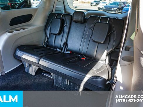 Used 2024 Chrysler Pacifica Limited FWD image 22