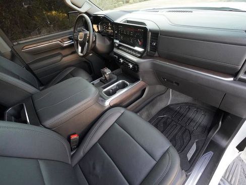 Used 2025 GMC Sierra 1500 SLT w/ SLT Premium Plus Package image 30