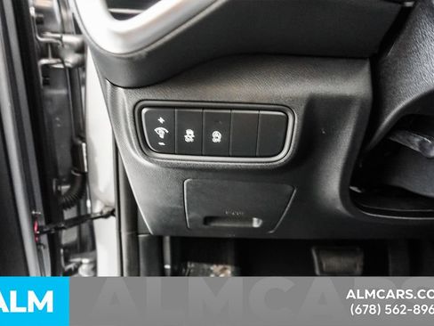 Used 2025 Kia Soul LX w/ LX Technology Package FWD image 25