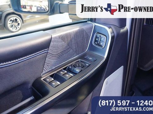 Used 2025 Ford F250 Platinum image 16