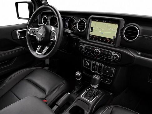 Used 2023 Jeep Wrangler Unlimited Sahara w/ Cold Weather Group AWD/4WD image 32