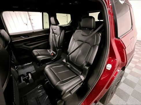 Used 2024 Jeep Grand Cherokee L Limited w/ Luxury Tech Group II AWD/4WD image 25