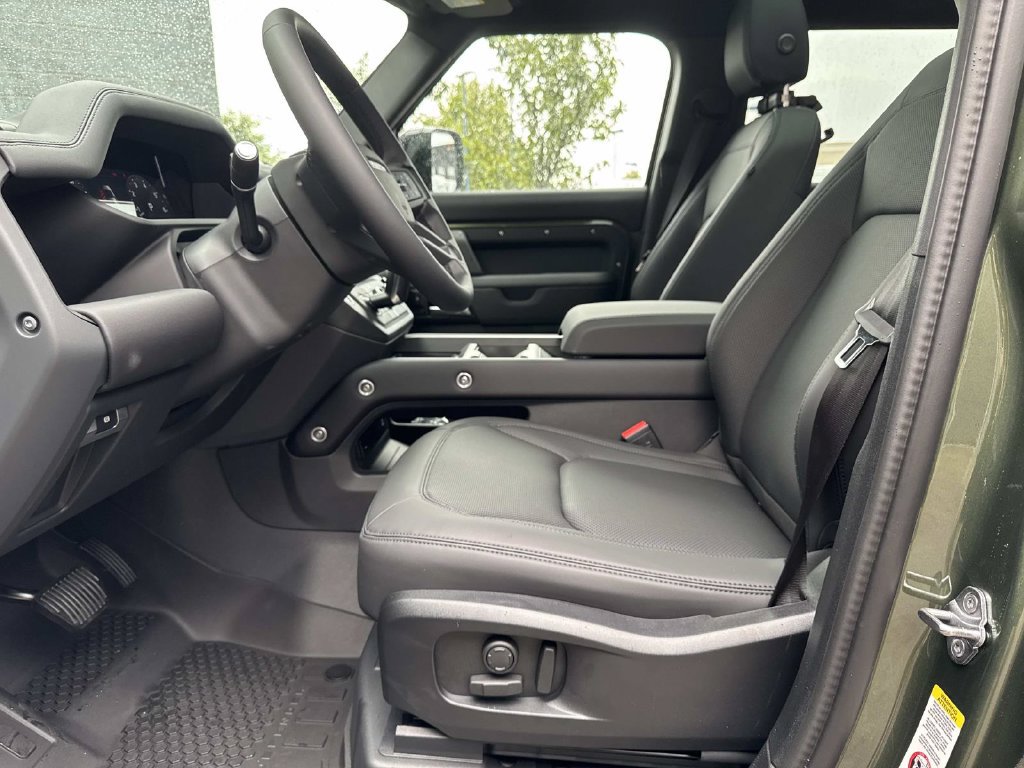 New 2026 Land Rover Defender 110 S AWD/4WD image 20