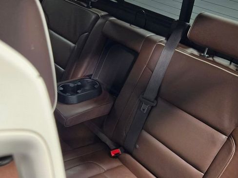 Used 2017 Chevrolet Silverado 1500 High Country image 17