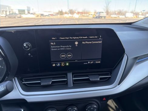 New 2026 Chevrolet Trax LS image 16