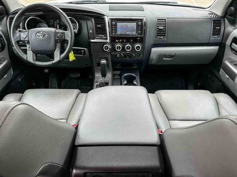 Used 2018 Toyota Sequoia Limited w/ Safety & Convenience Package RWD image 11