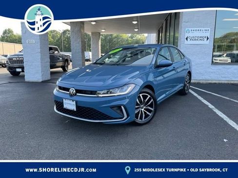 Used 2025 Volkswagen Jetta SE FWD image 1