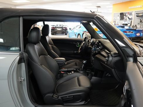 Used 2019 MINI Cooper S w/ Signature Upholstery Package image 28