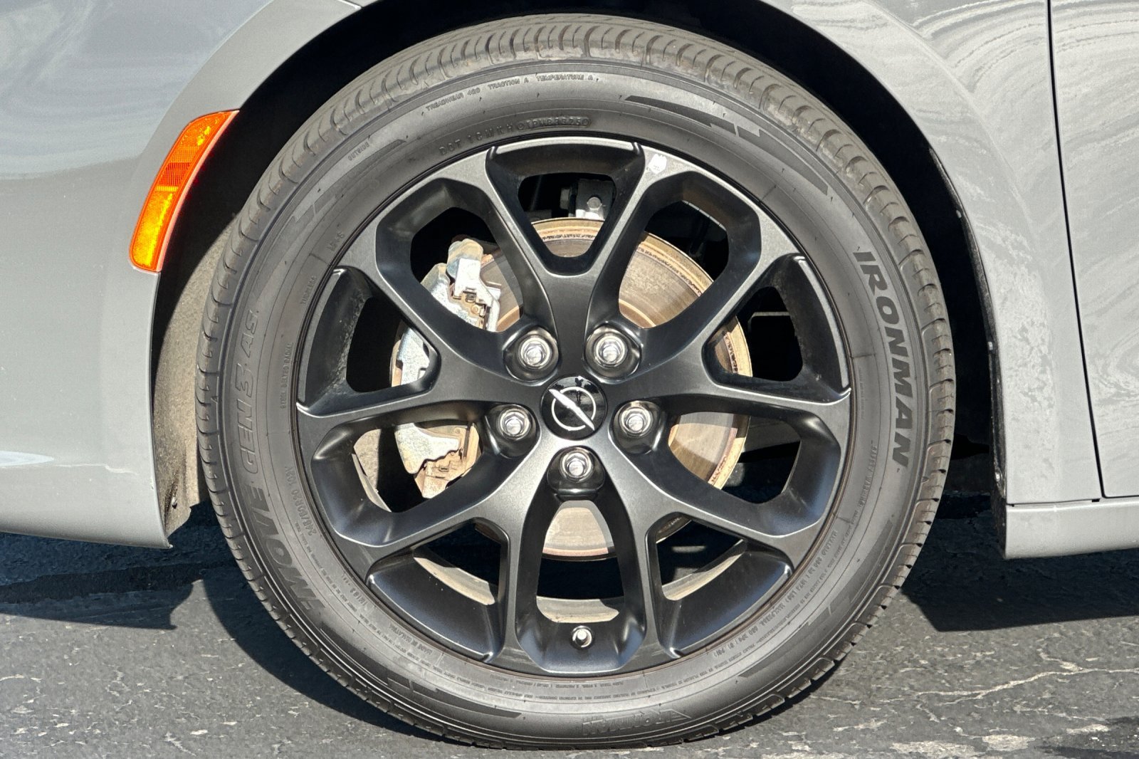 Used 2025 Chrysler Pacifica Limited FWD image 43