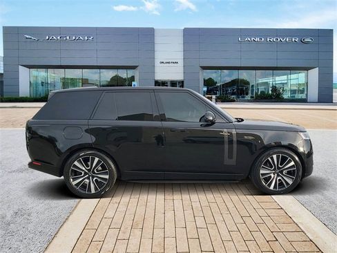 Certified 2023 Land Rover Range Rover SE image 4