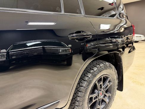 Used 2018 Toyota Land Cruiser image 16