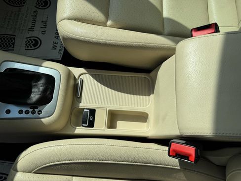 Used 2017 Volkswagen Tiguan S image 36