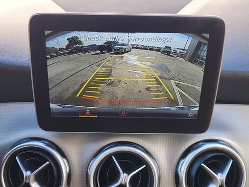 Used 2020 Mercedes-Benz GLA 250 4MATIC image 18