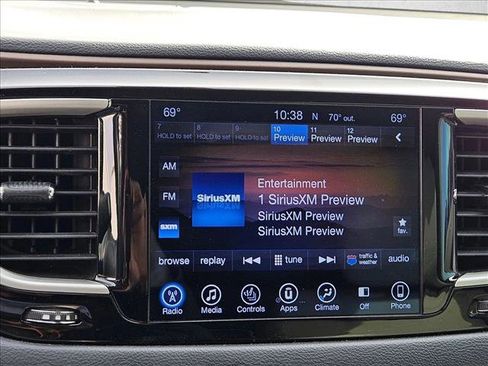 Used 2017 Chrysler Pacifica Touring-L w/ Tire & Wheel Group image 17