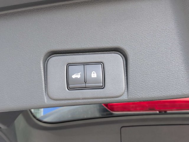 Used 2025 Nissan Rogue SV FWD image 12