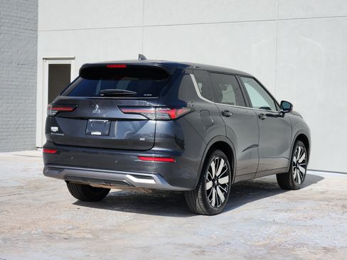 Used 2025 Mitsubishi Outlander SE AWD/4WD image 8