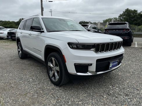 Used 2022 Jeep Grand Cherokee L Limited image 7