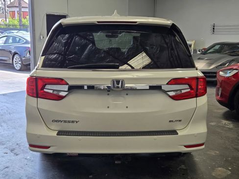 Used 2018 Honda Odyssey Elite image 3