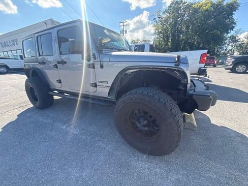 Used 2018 Jeep Wrangler Unlimited Sport S AWD/4WD image 2