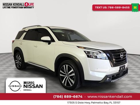 Used 2024 Nissan Pathfinder Platinum FWD image 1